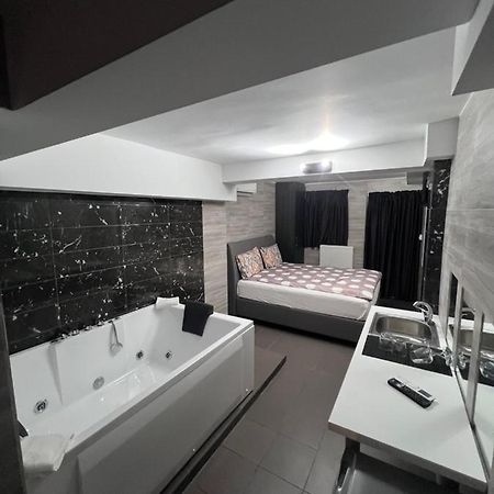 Jacuzzi Suites 2 塞萨洛尼基 外观 照片